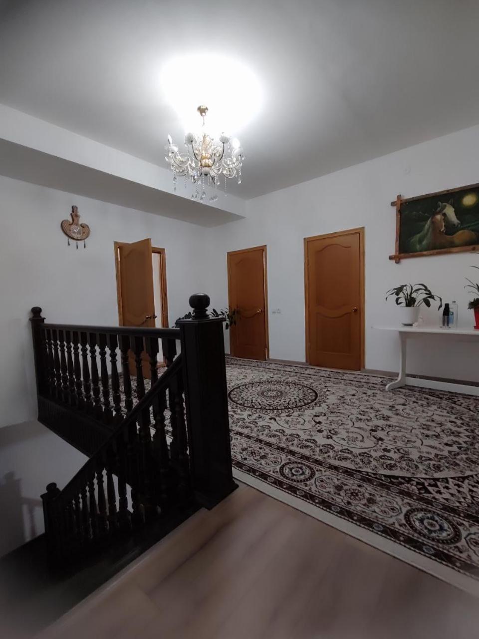 Amanat Guest House Bishkek Esterno foto