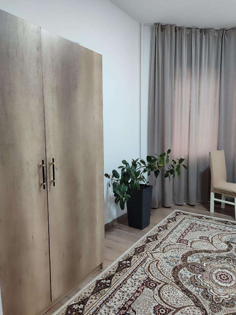 Amanat Guest House Bishkek Esterno foto