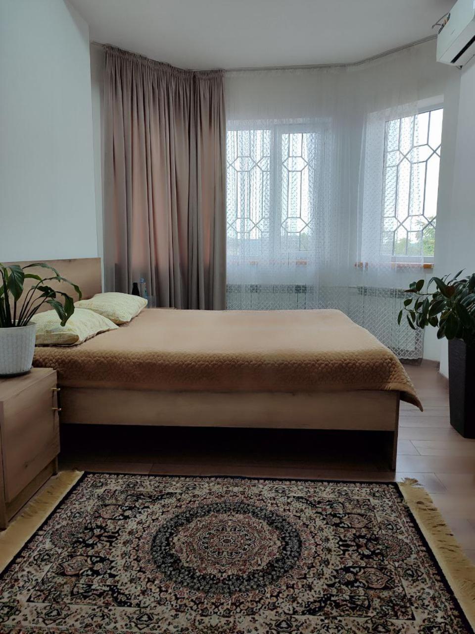 Amanat Guest House Bishkek Esterno foto